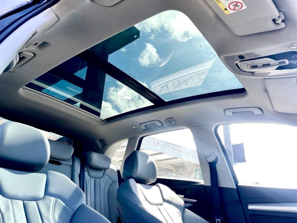 Audi Q5 Prestige Plus 2_0 TFSi interior do carro