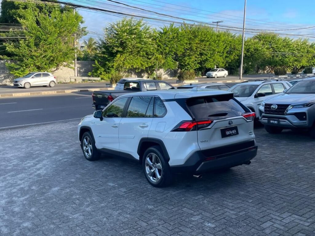 Lateral do Toyota Rav4 em salvador bahia motors seminovos