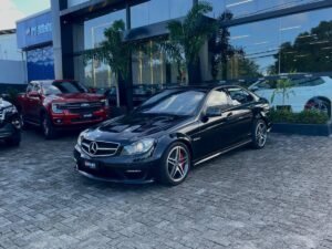 Mercedes-Benz C63 AMG V8 a venda em salvador bahia motors