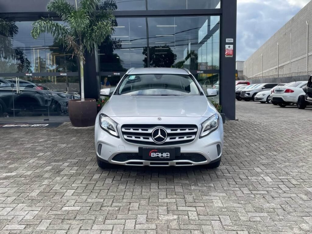 frente da mercedes gla