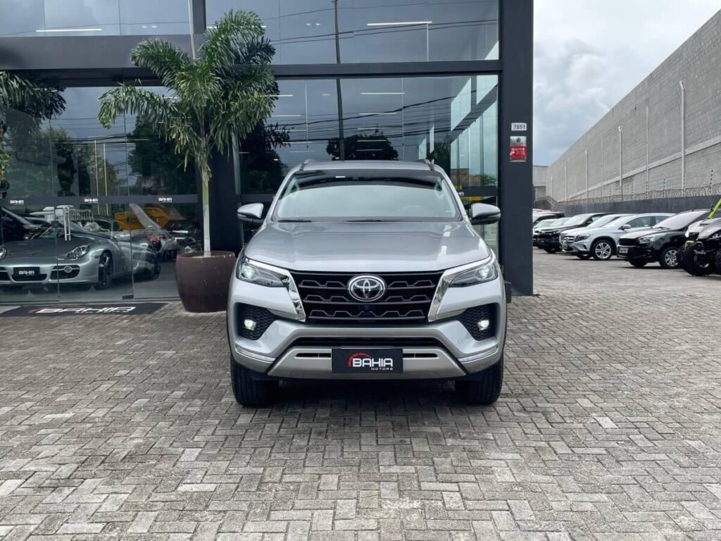 frente do Toyota SW4 SRX Diesel 4x4 a venda em salvador bahia motors