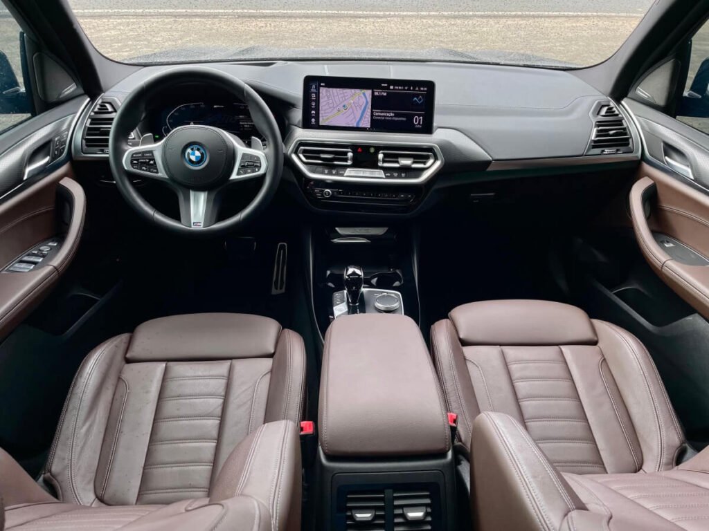 interior e conforto BMW X3 M Sport 2.0 Híbrido 2023 a venda