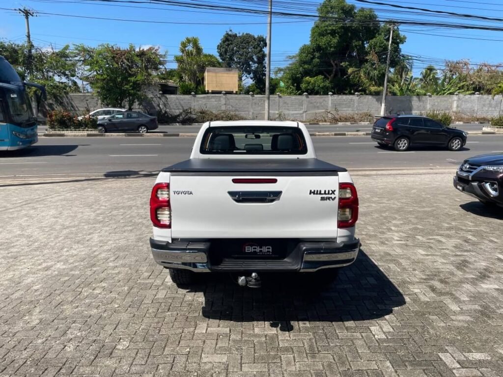 veiculo seminovo Toyota Hilux à venda em salvador na bahia motors