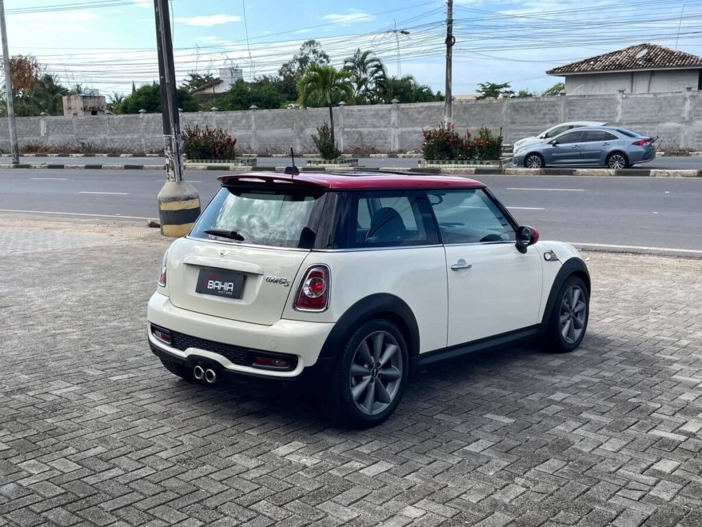 lateral do Mini Cooper S 2011 a venda na bahia motors 