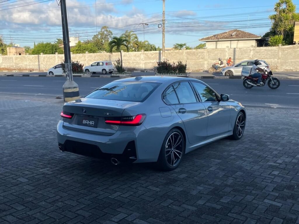 traseira da bmw 320i m 2023

