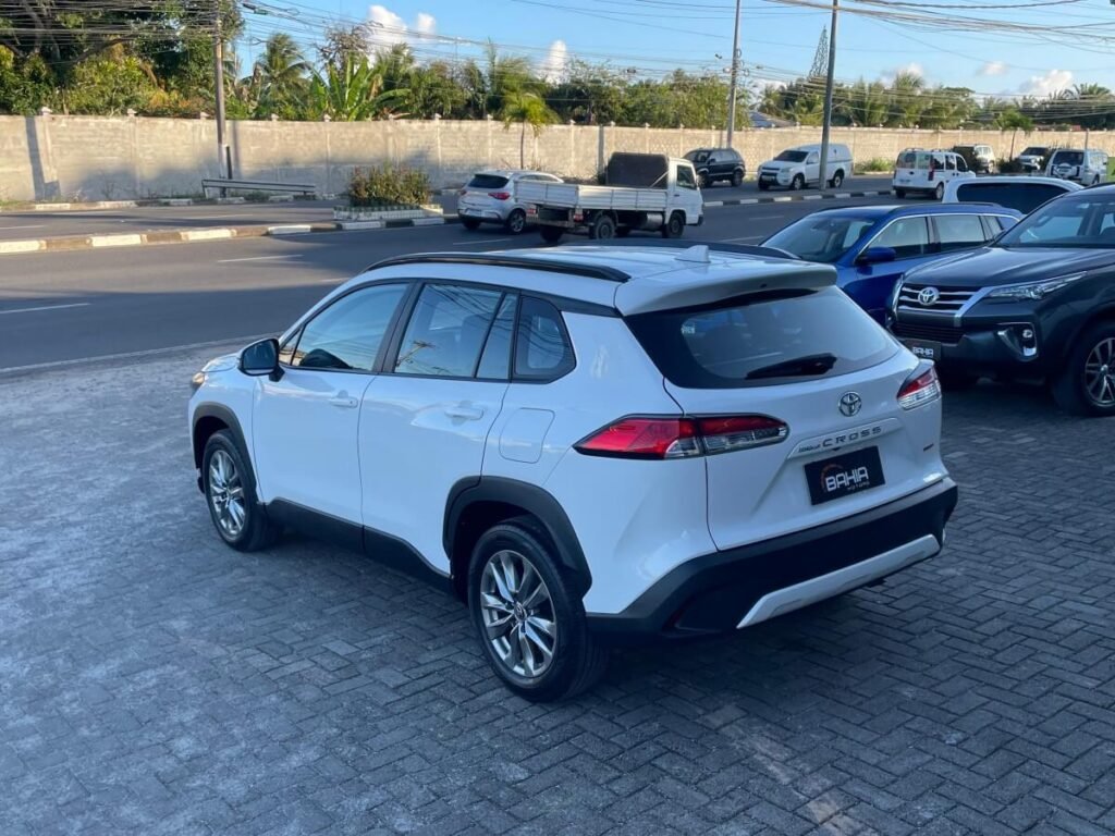 lateral do corolla branco 2023