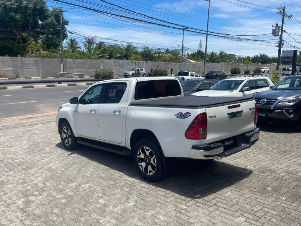 frente  Toyota Hilux SRX 2019 preço e tabela fipe