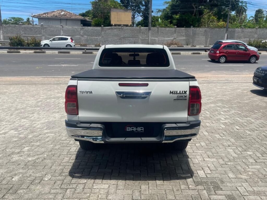 traseira da hilux