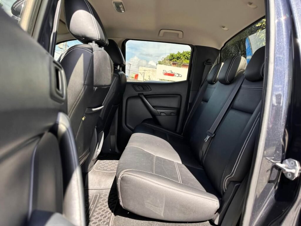 interior-bancos-ranger-xls-diesel-2022