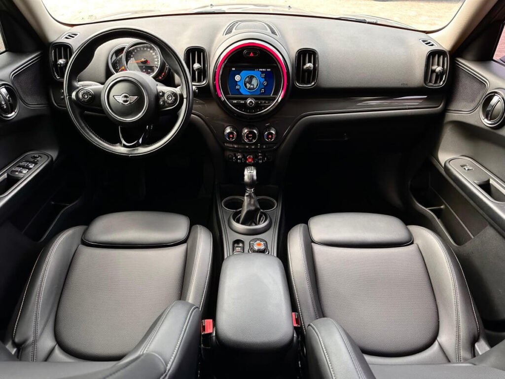 mini-cooper-countryman-interior-premium