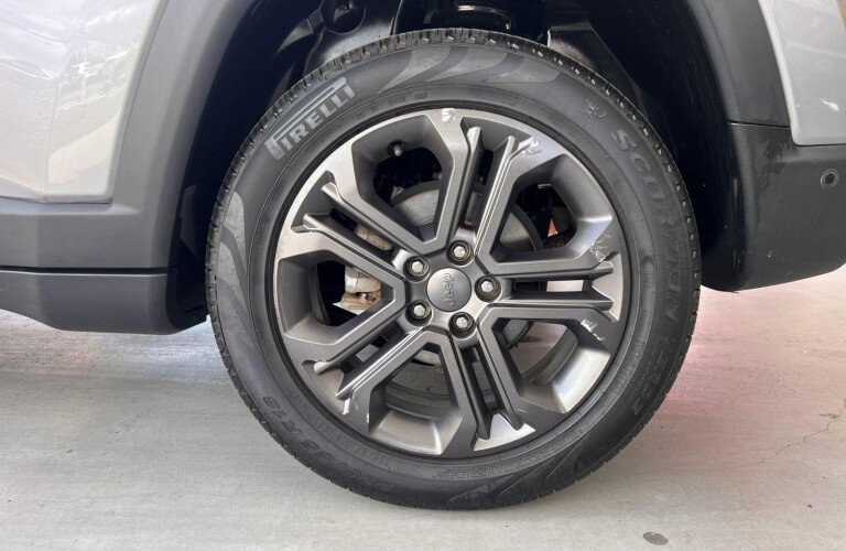 rodas-jeep-compass-longitude-aro-18-seminovo
