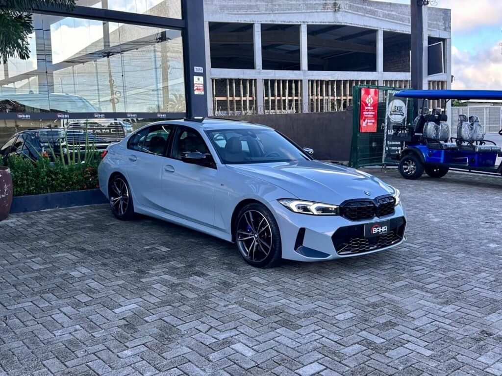 bmw-320i-m-sport-interior-marrom-2024