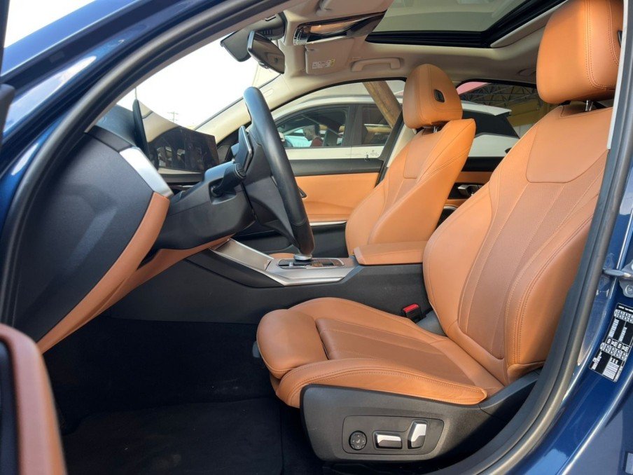 Interior da BMW 320i 2023